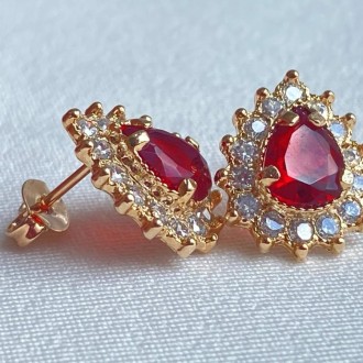 Detalhes do produto Brinco Gota Vermelho Cravejado com Zircônias  Folheado a Ouro 18k