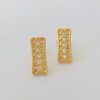 Detalhes do produto Brinco Geométrico Retangular cravejado com Zircônia, Folheado a Ouro 18K