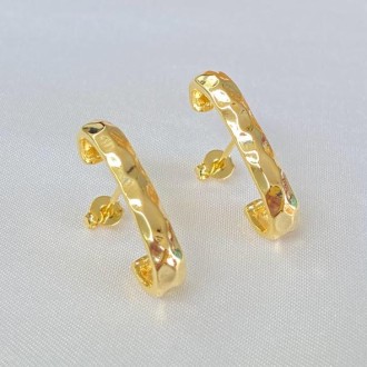 Detalhes do produto Brinco Ear Hook Amassado Folheado a Ouro 18K