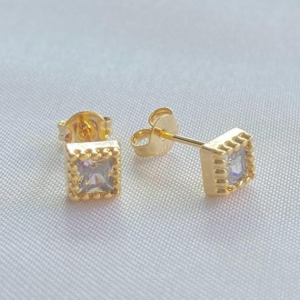 Detalhes do produto Brinco Cravejado com Zircônia Quadrada Cristal, Folheado a Ouro 18K