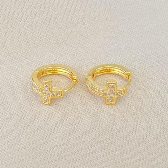 Detalhes do produto Brinco Argola Click Cruz Cravejado Zircônia Folheado a Ouro 18K